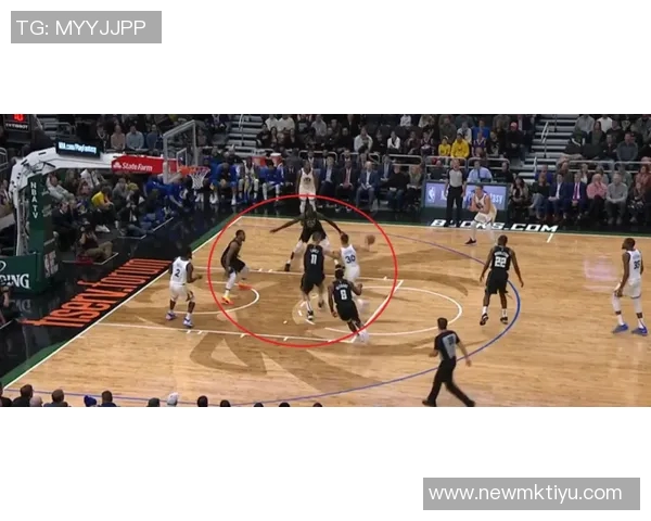 亨特表现出色半场高效6中5砍下12分6板1助1断依旧稳健展现实力 亨特表现出色半场高效6中5砍下12分6板1助1断依旧稳健展现实力