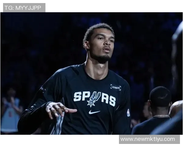 武切维奇谈文班的三分球能力让防守者感到无能为力 武切维奇谈文班的三分球能力让防守者感到无能为力