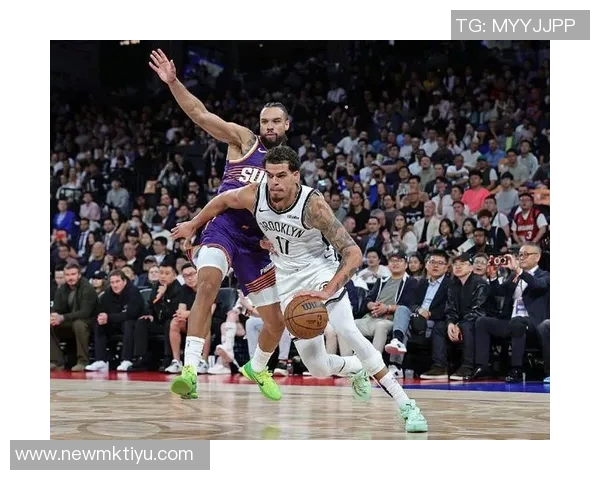 中国赛半场战报布克贡献11分曾凡博未登场托马斯状态火热助太阳暂时领先篮网 中国赛半场战报布克贡献11分曾凡博未登场托马斯状态火热助太阳暂时领先篮网