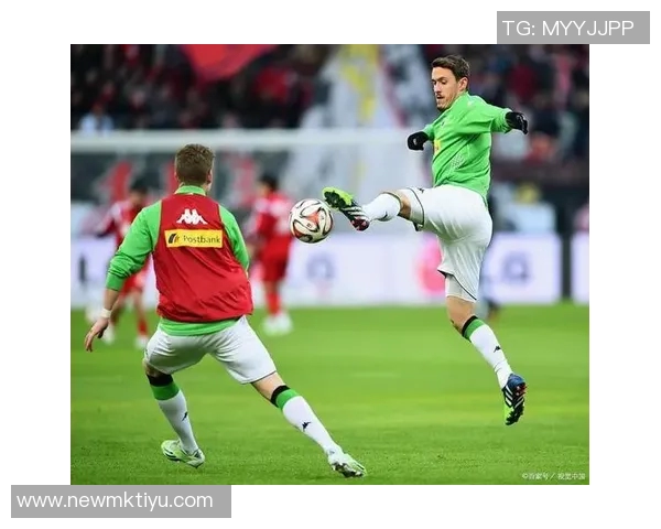 沃尔夫表现出色27号秀10投6中三分全中助力球队赢得比赛